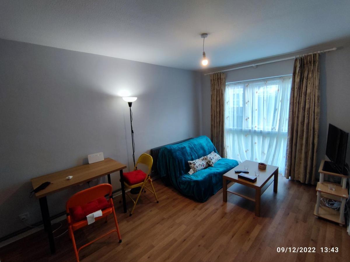 Central And Quiet Flat In London! Close To Station Exterior foto