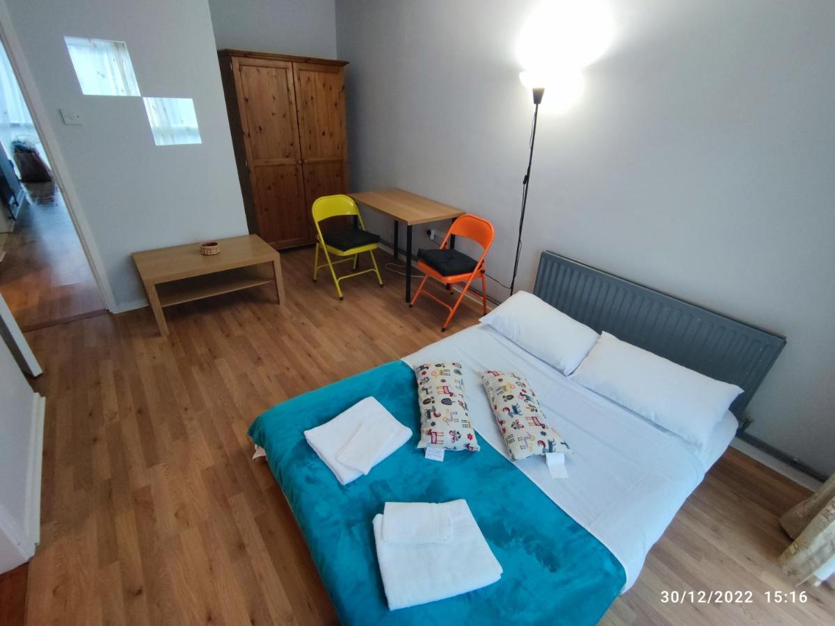 Central And Quiet Flat In London! Close To Station Exterior foto